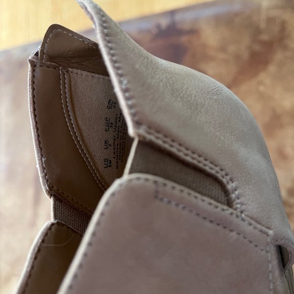 Naturalizer tan/cream leather booties - Picture 5 of 8